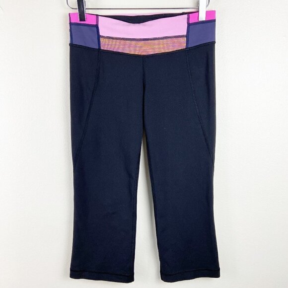 LULULEMON | Groove Crop Black Raspberry Pink 6  Reversible - Picture 1 of 8